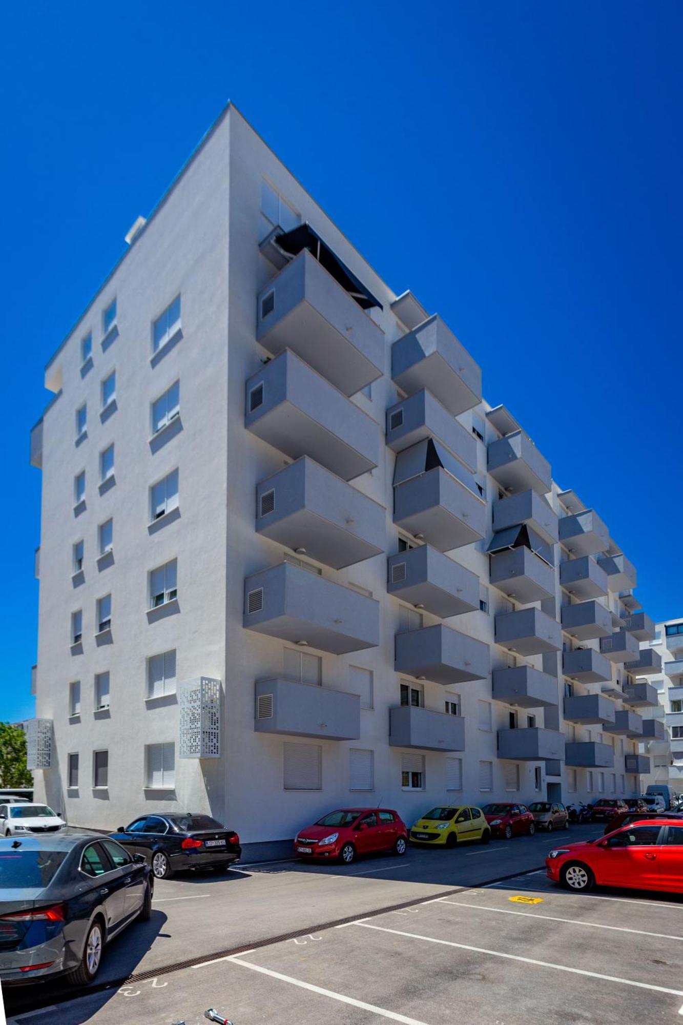 Campanula Apartment With Balcony Zadar Bagian luar foto