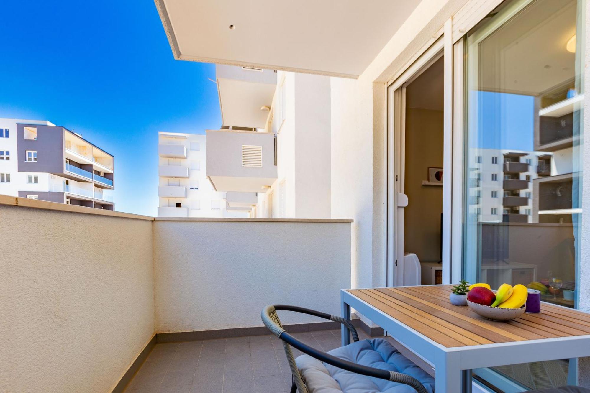 Campanula Apartment With Balcony Zadar Bagian luar foto